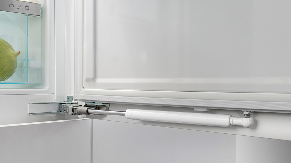 Встраиваемый холодильник с морозильной камерой IRCe 5121-22 001 Liebherr